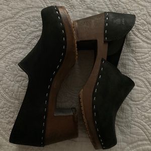 Black Sandgrens "Brett" Nubuck Closed Heel Clogs